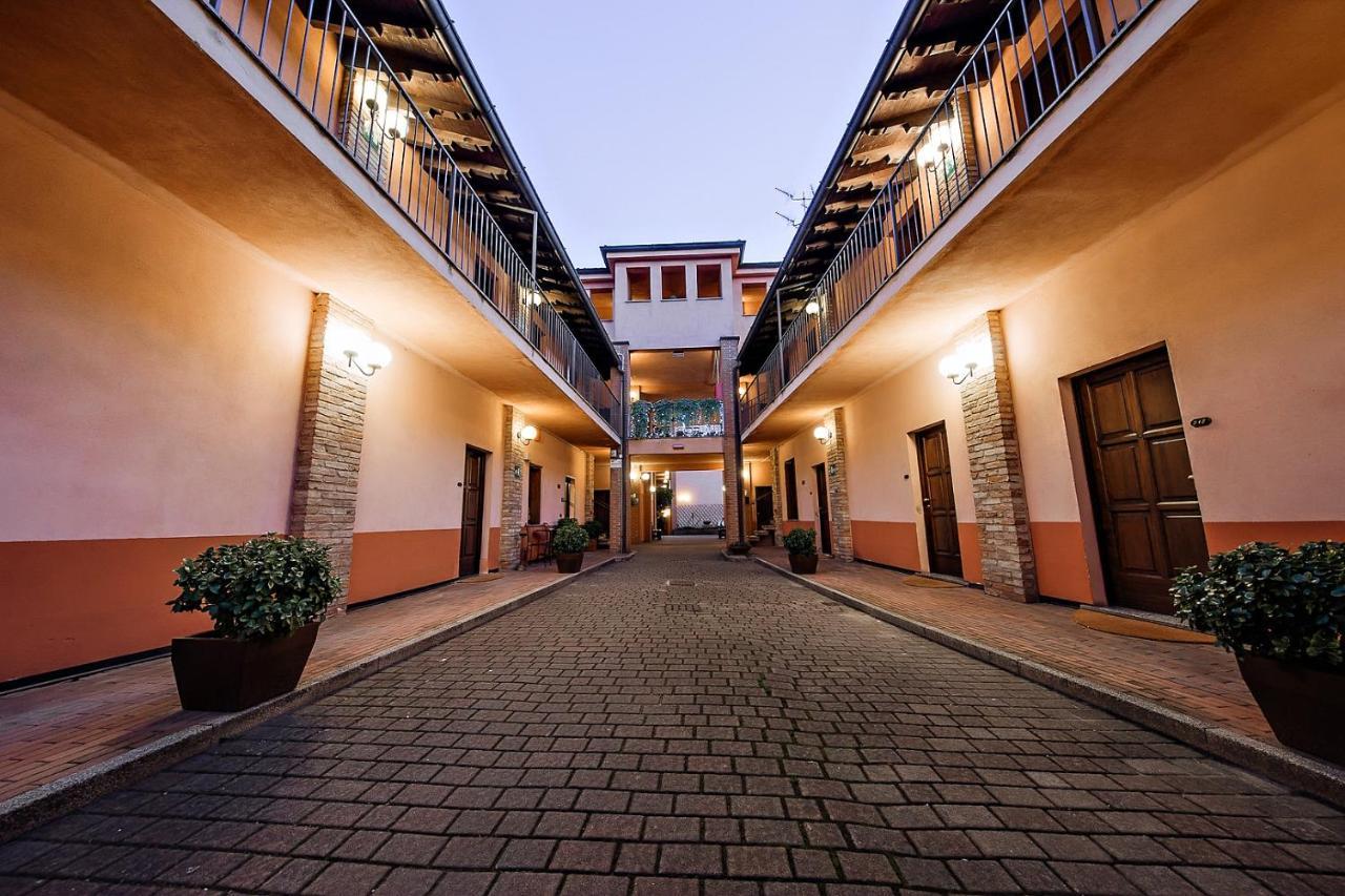 Excel Hotel Naviglio - Ca'Bianca Milan Exterior photo